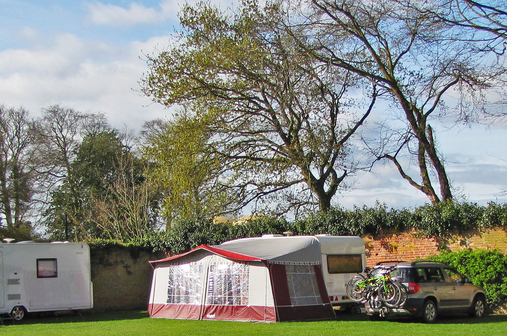 Garden Caravan Site - Barmer Hall Norfolk