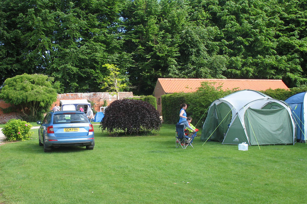 Garden Caravan Site - Norfolk UK